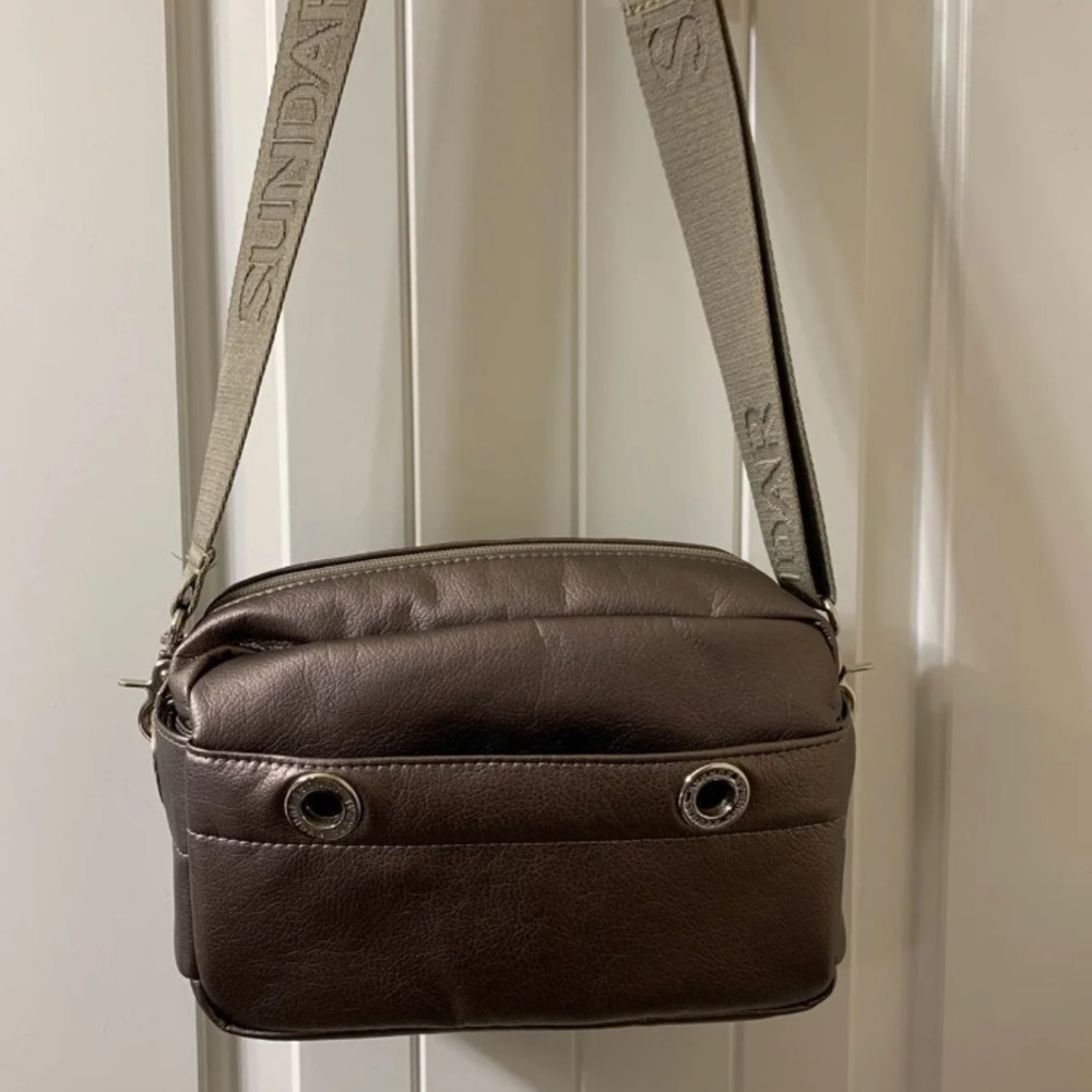 Sundar Crossbody like new